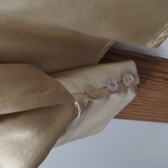 Talbots Pure Silk Blouse Shirt Size 14  Gold Button Down EUC - Picture 6 of 10